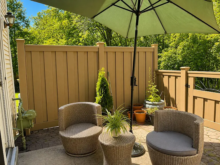 1501 Stech Dr — Photo 4