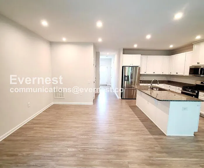 217 Capeside Ct — Photo 2