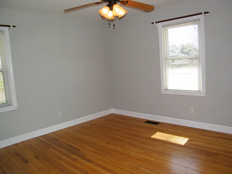 108 Coleraine Dr — Photo 10