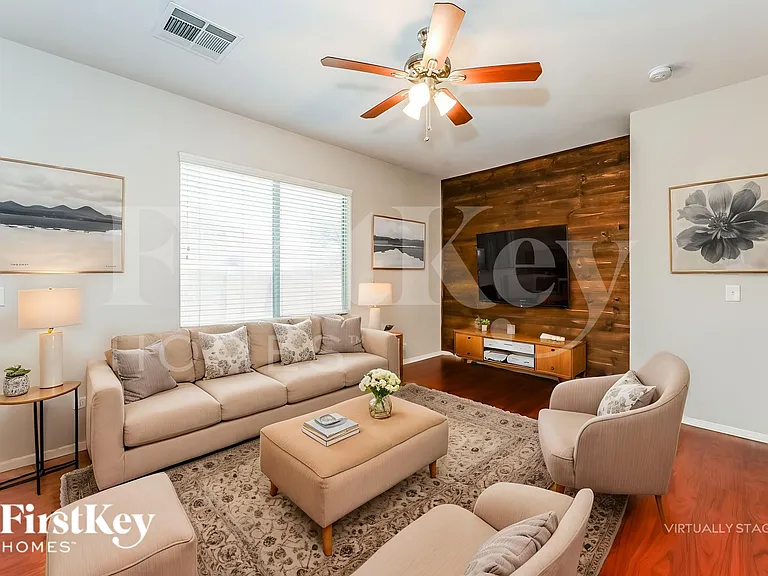 10828 Avenzano St — Photo 3