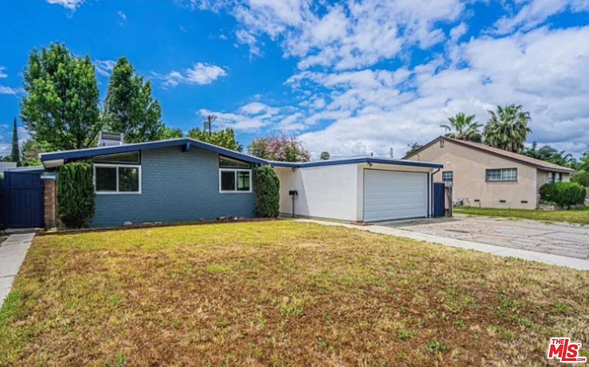 4 bed, 2.0 bath, 1648 sqft, $4,000 — Photo 1
