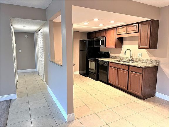 5th image of 5057 Vineland Rd #5057