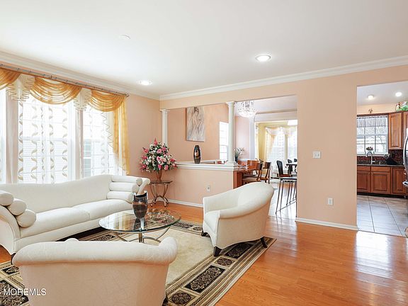 5th image of 7 Hartack Road