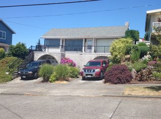 2810 W Howe St, Seattle, WA 98199