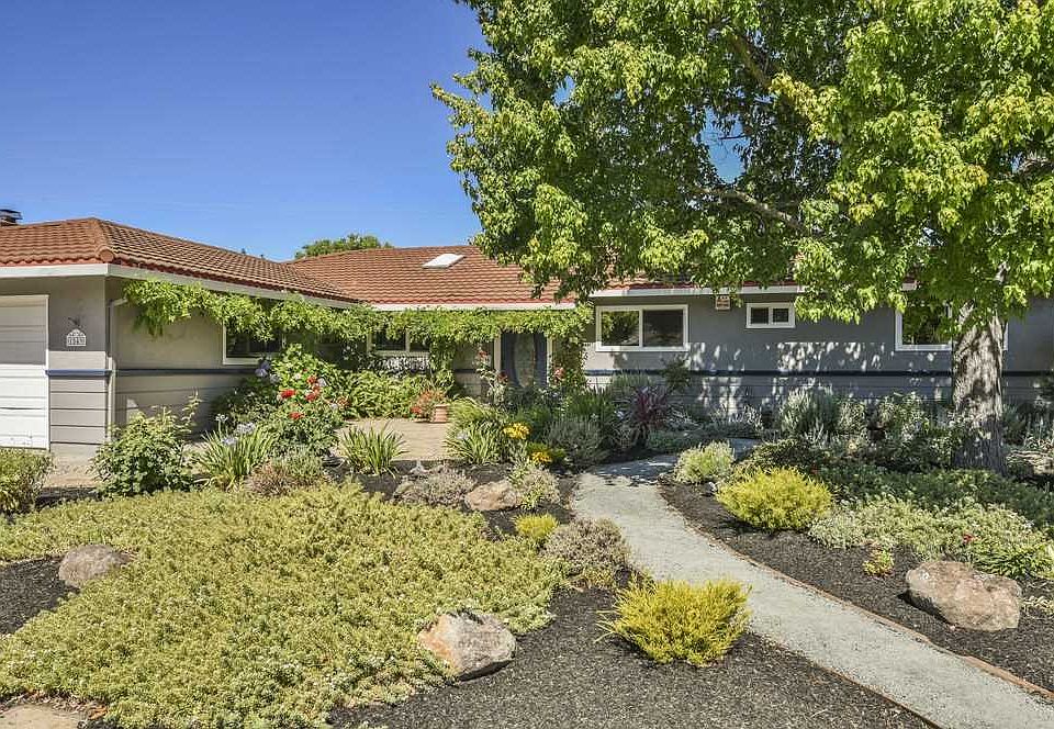 2nd image of 1549 American Beauty Dr