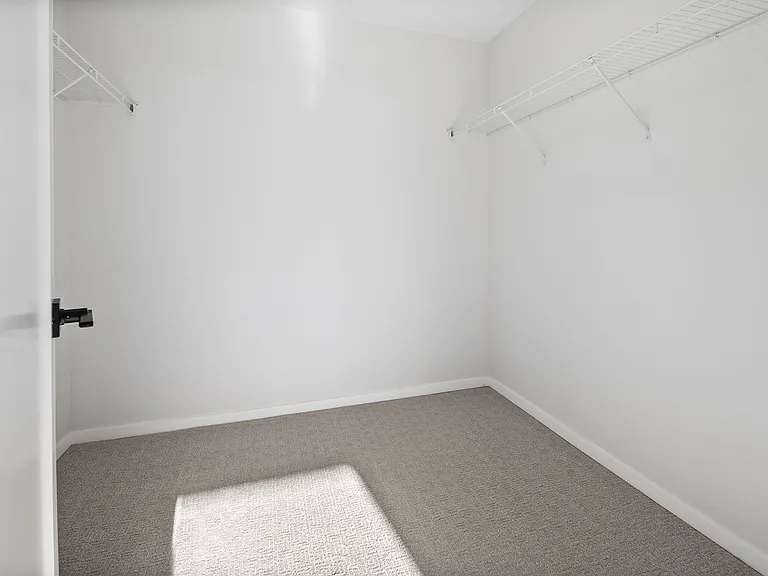 10036B Stone Ave N — Photo 14