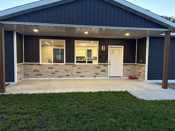 3rd image of 722 Dandrew Ln