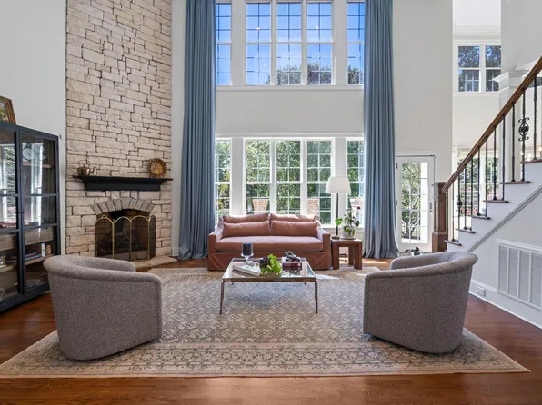 575 Davis Love Dr, Chapel Hill, NC 27517