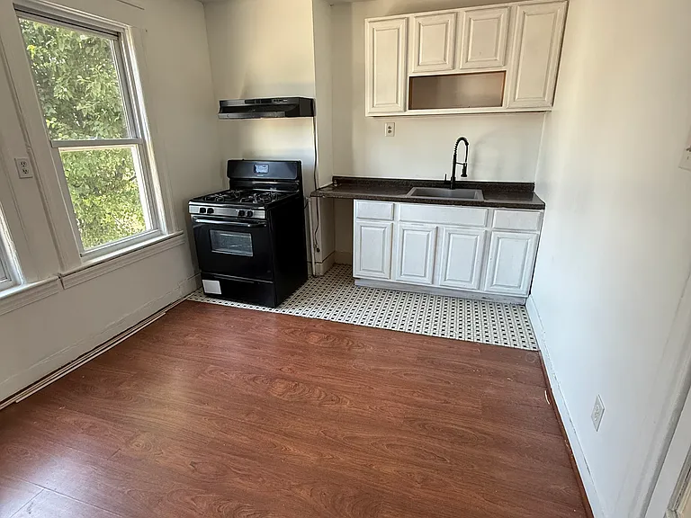 886 W Side Ave — Photo 7