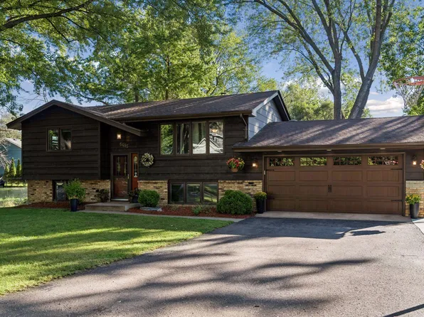8485 Red Oak Dr, Mounds View, MN 55112
