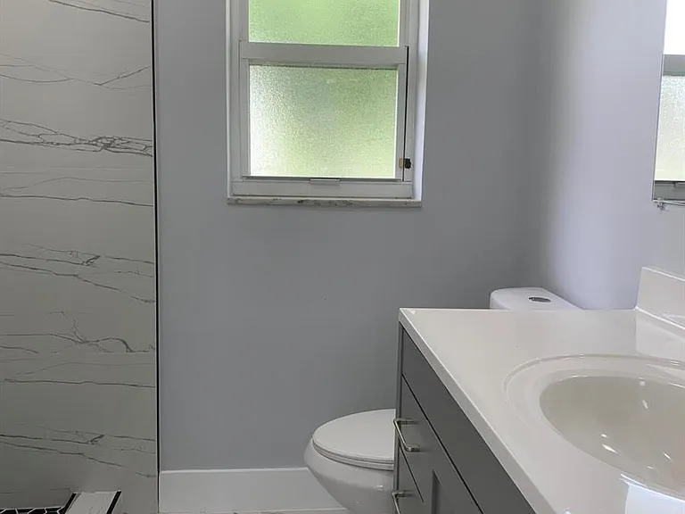 4005 NW 76th Ave — Photo 27