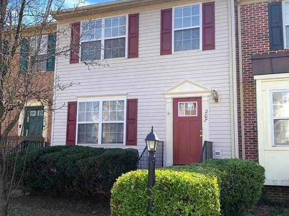 207 Regina Ln, Fredericksburg, VA 22405