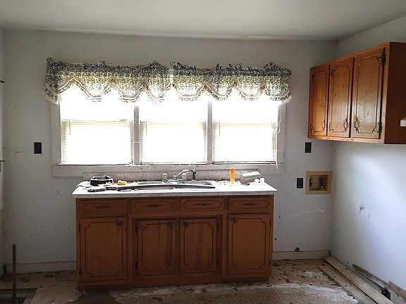 3rd image of 966 Claude Gaither Rd