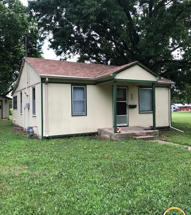 1st image of 823 Prospect St