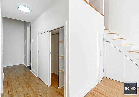 4th image of 1 Astor Pl APT 4S