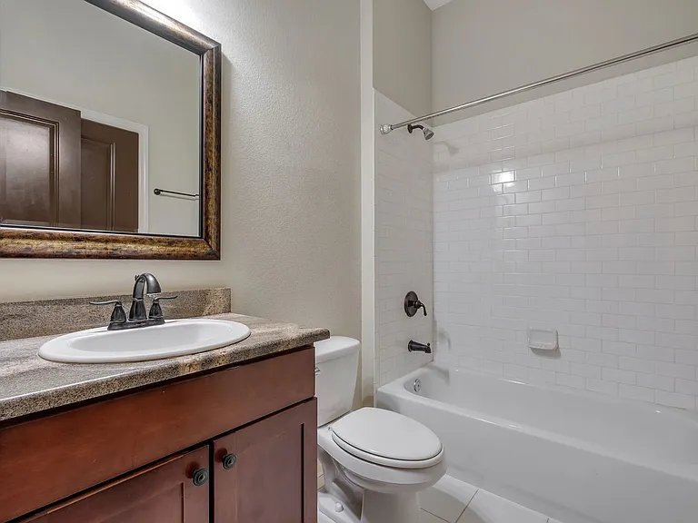 382 E Bradford Rd — Photo 12