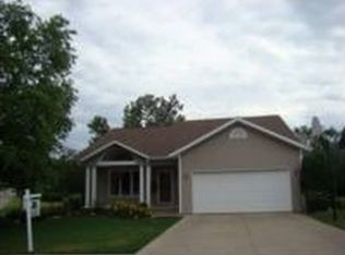 1516 Edgewood Dr, Pella, IA 50219