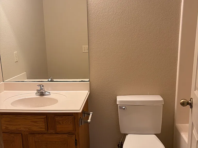 220 Wiley St — Photo 8