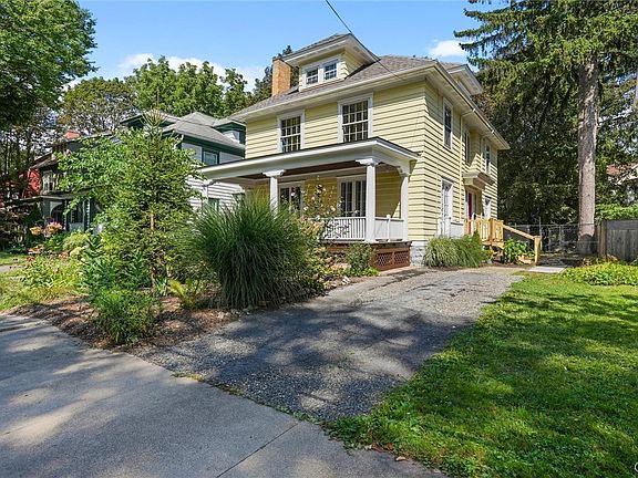 5th image of 631 Allen St