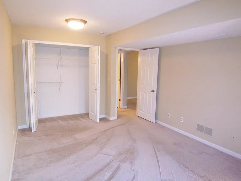 111 Fieldcrest St — Photo 15