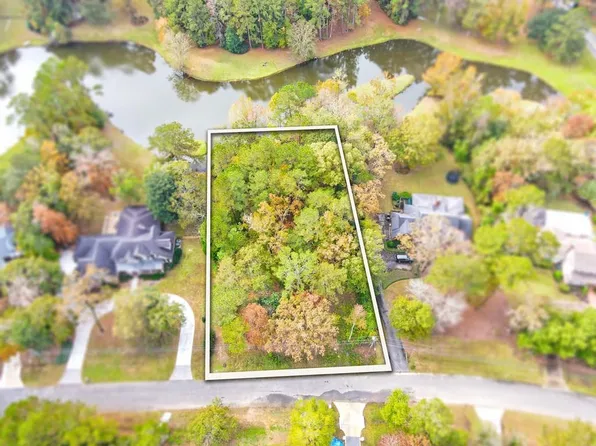 204 Yorkshire Cres, Thomasville, GA 31792