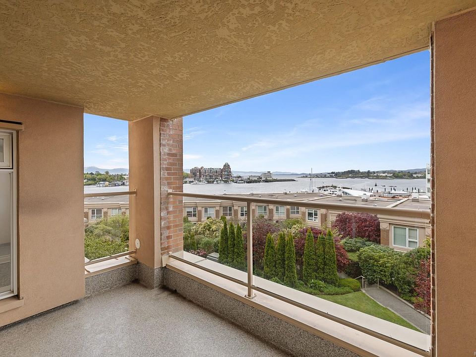 1st image of 75 Songhees Rd #306