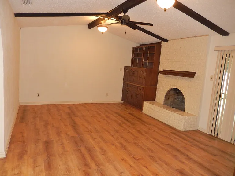 1818 Mission Dr — Photo 4