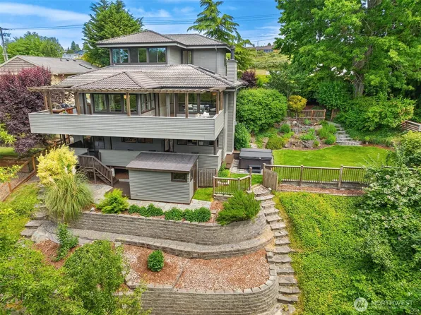 9201 24th Avenue NW, Seattle, WA 98117