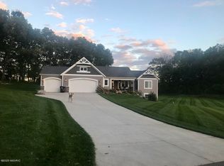 6164 Arrowhead Trl, Middleville, MI 49333