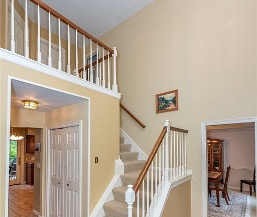 4th image of 2608 Foxden Dr
