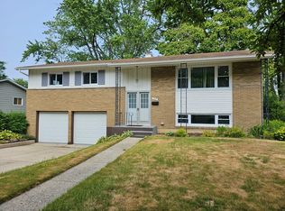 235 N Rohlwing Rd, Palatine, IL 60074