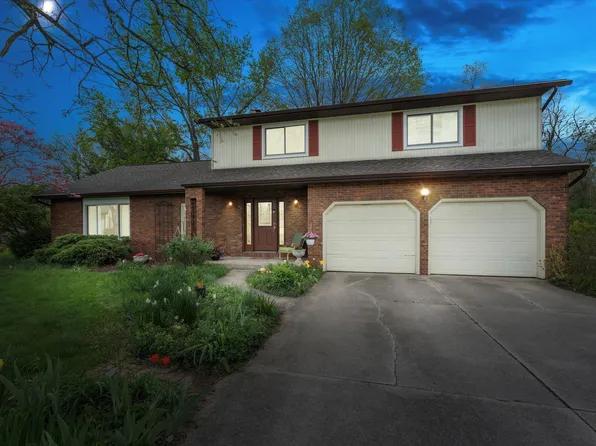 18461 Greenleaf Dr, South Bend, IN 46637