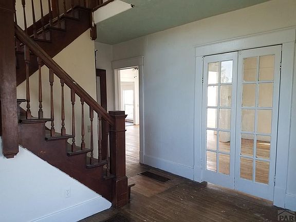 2nd image of 223 Nebraska St