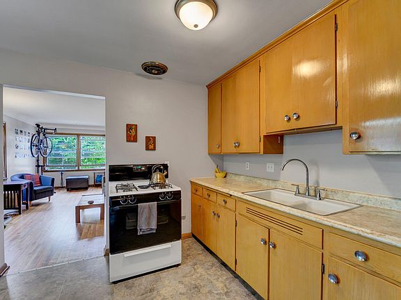5th image of 3416 Portland Ave S