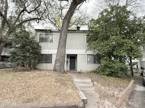 718 OAKS MANOR Court #M1-2, Jacksonville, FL 32211