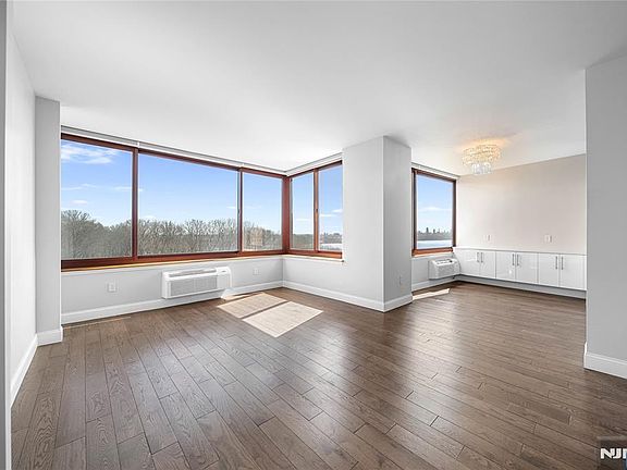 2nd image of 100 Old Palisade Rd APT 1604