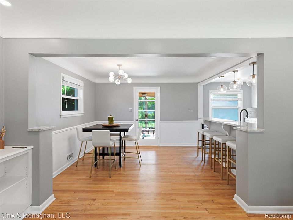1327 Alicia Ct, photo 20
