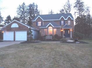 2030 Butternut Dr, Huntingdon Valley, PA 19006