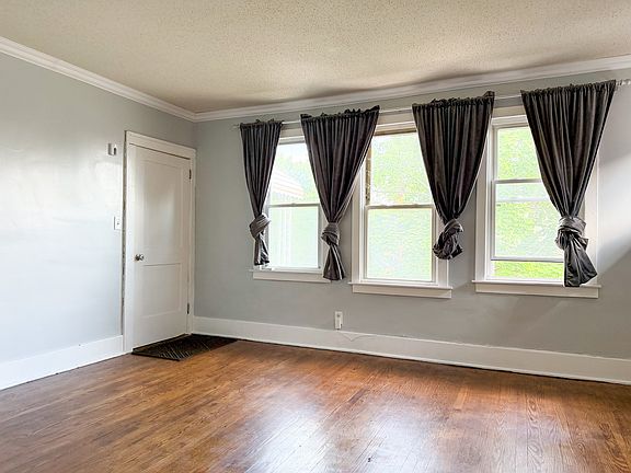 3rd image of 2710 Clements Ave #2