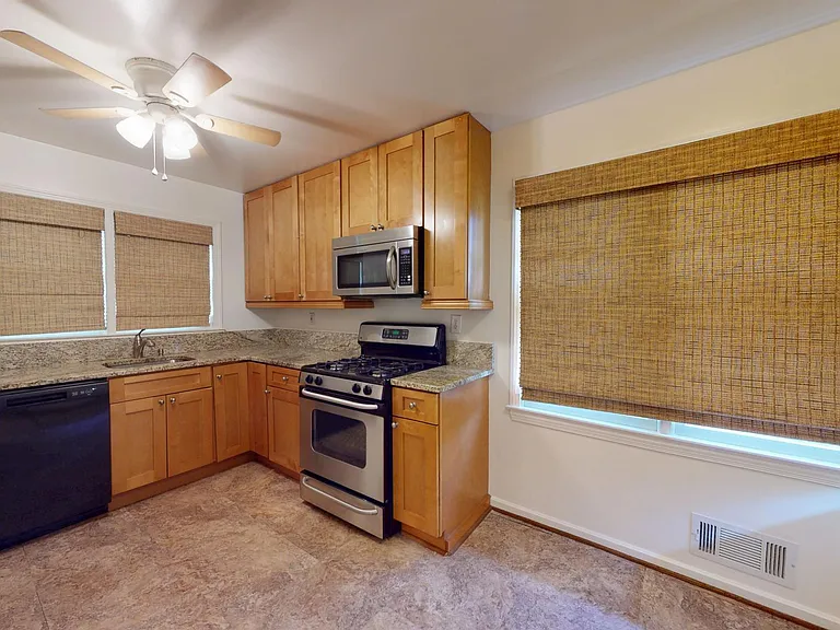 6415 Potomac Ave — Photo 6
