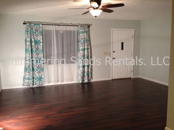 104 Lake Cir, Panama City Beach, FL 32413