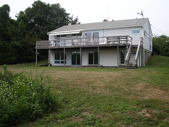 Huge deck and Walkout Lower Level