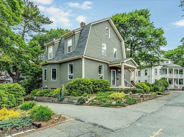 28 Greenwood Ter, Swampscott, MA 01907