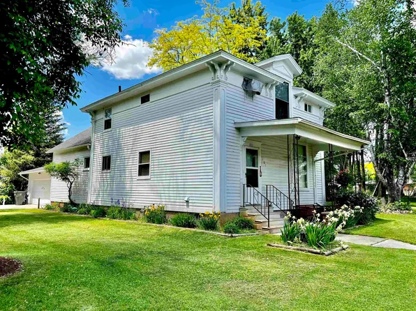 181 S Grove St, Berlin, WI 54923