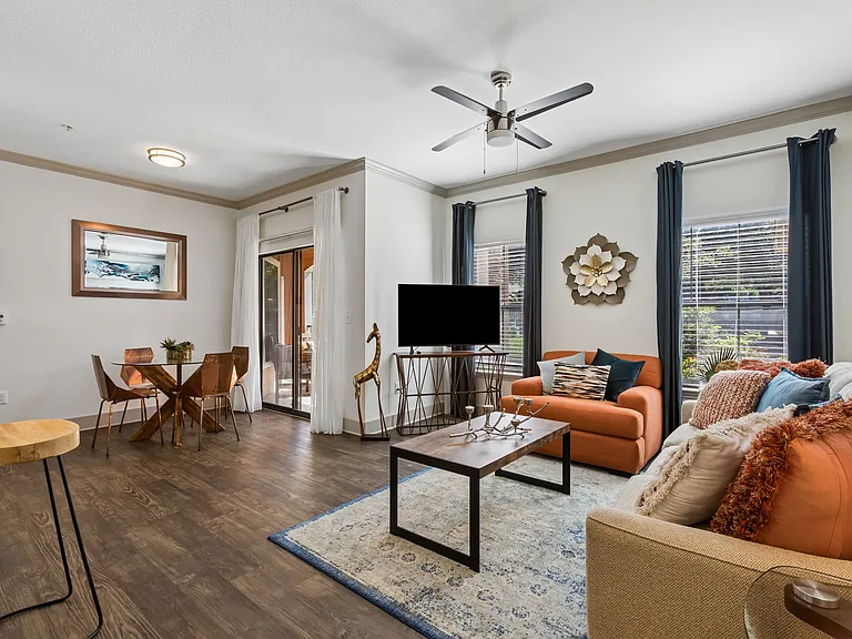 401 Teravista — Photo 1