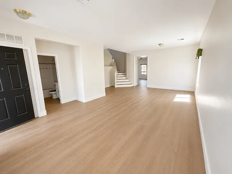 9541 W Frank Ave — Photo 17
