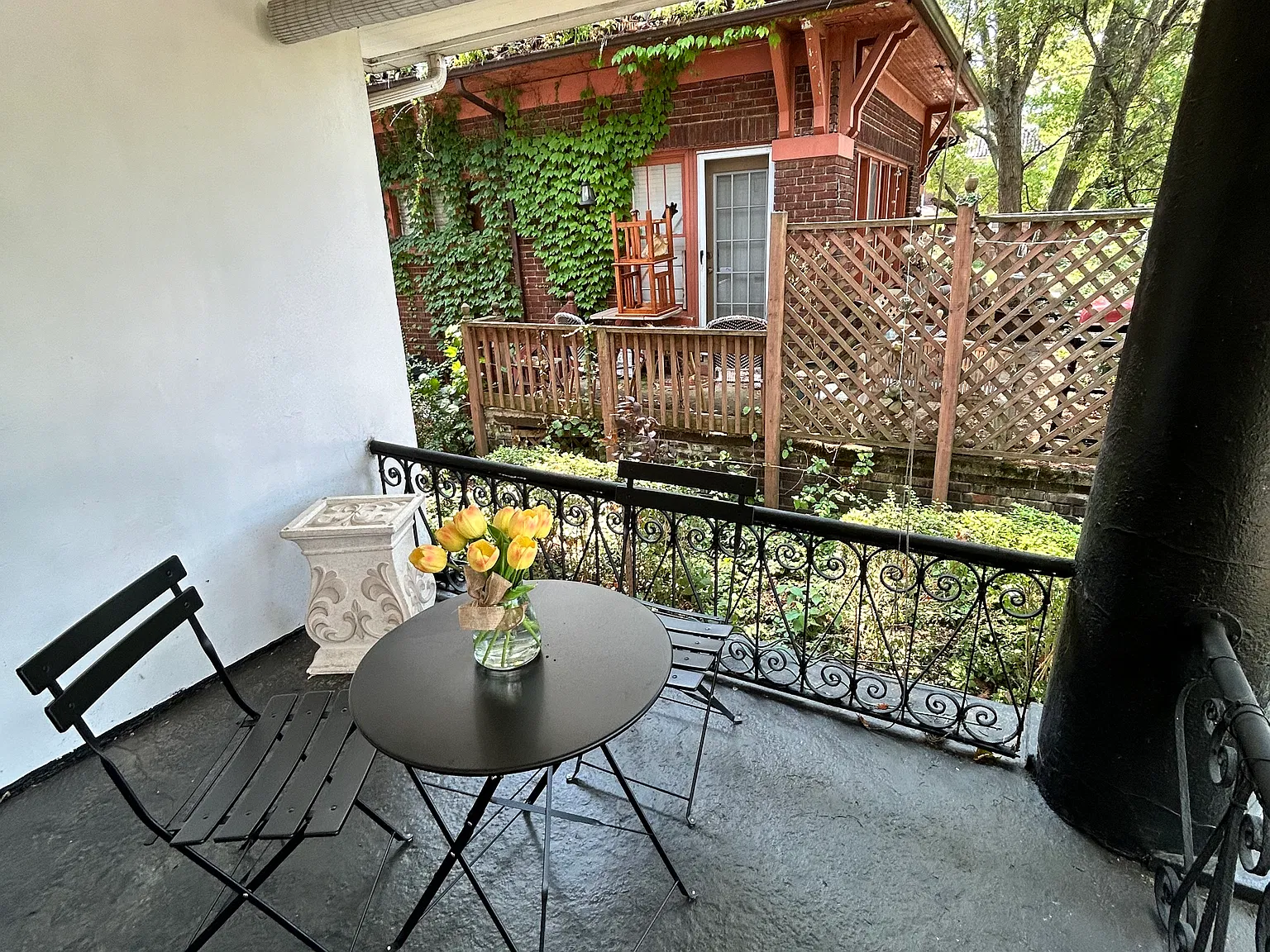 5 bed, 2000 sqft, $1,790 — Photo 3