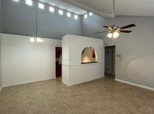 22018 Hawaiian Ave #C, Hawaiian Gardens, CA 90716