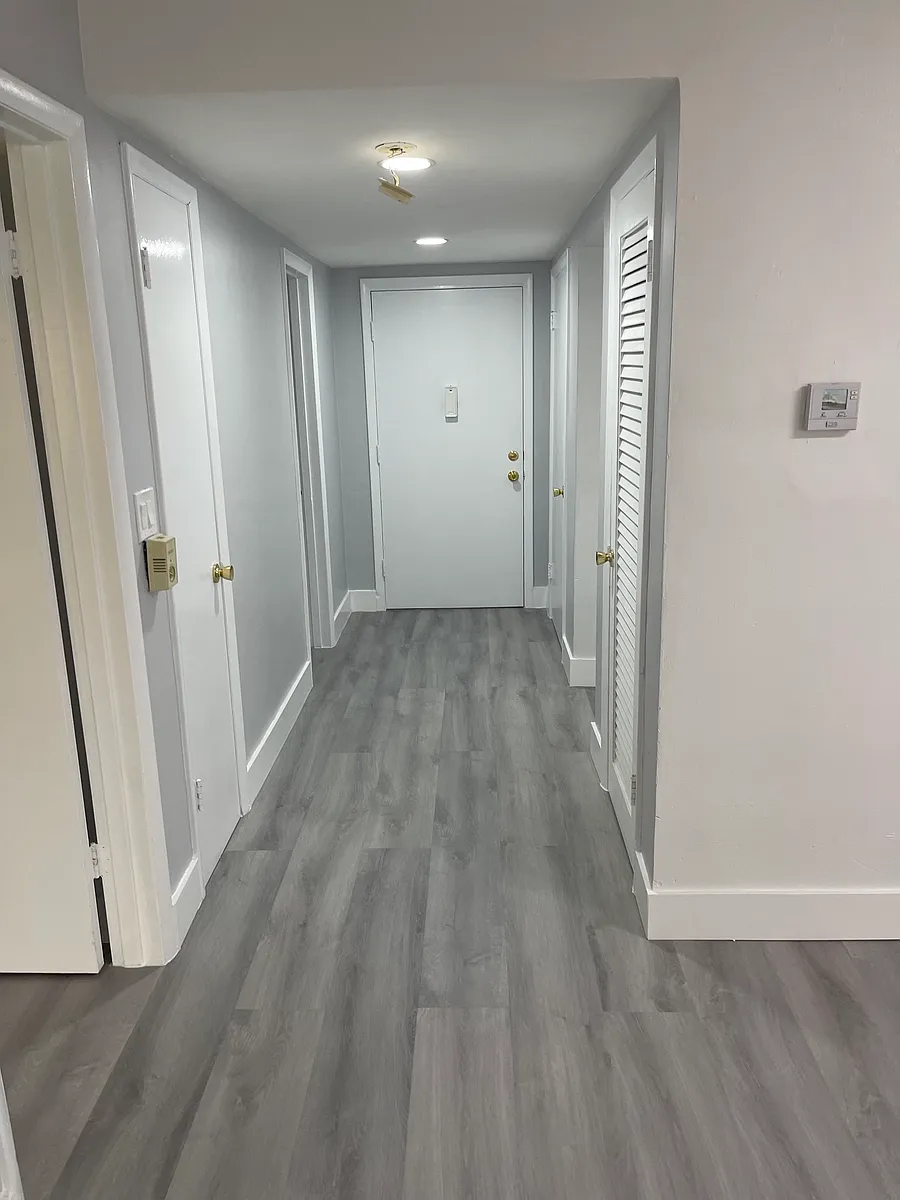 Building Photo - 9175 SW 77th Ave #306