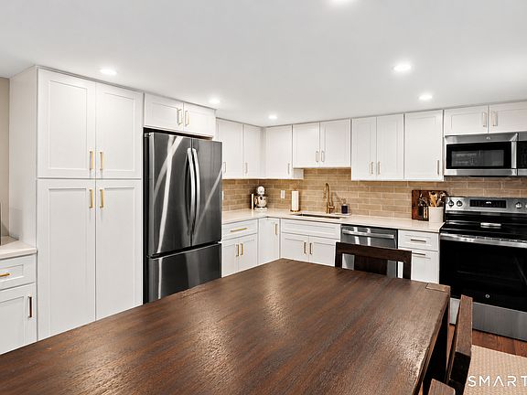 5th image of 1285 Hope Street #12